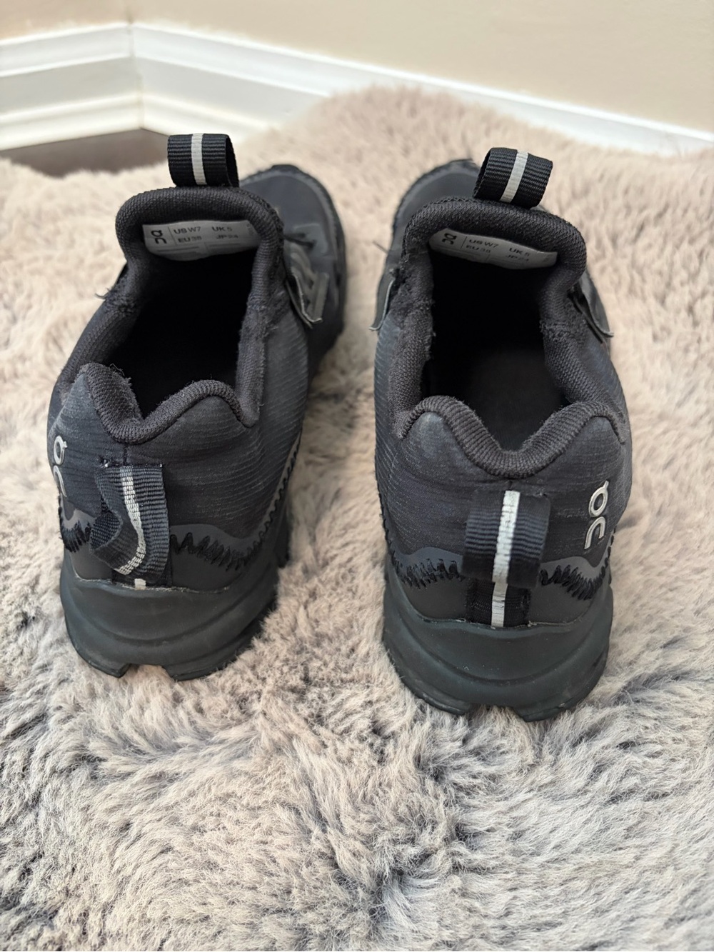 On Running Cloudaway Lace-Quick Water Repellent Sneakers - Picture 5 of 7